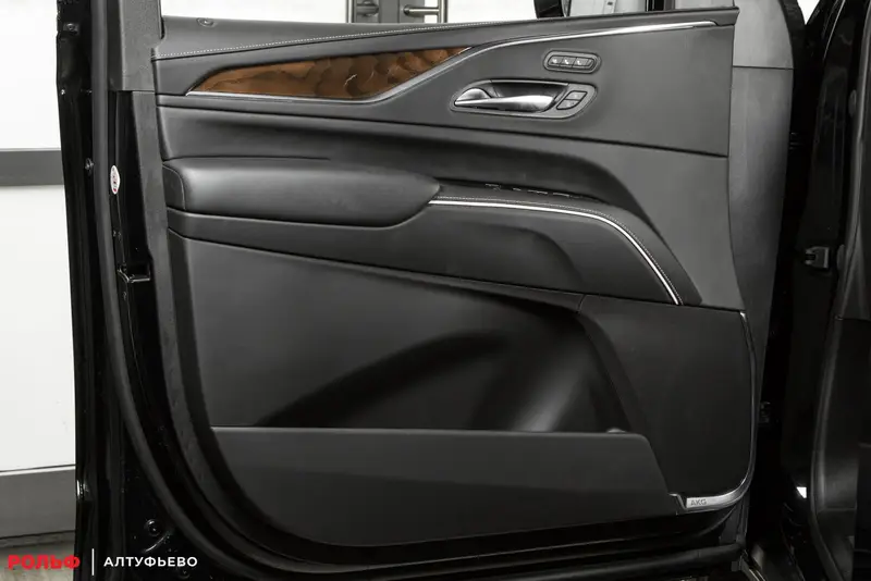 Cadillac Escalade — миниатюра 29
