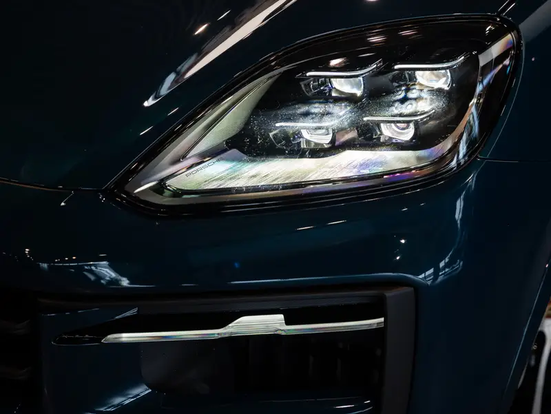 Porsche Cayenne — миниатюра 4