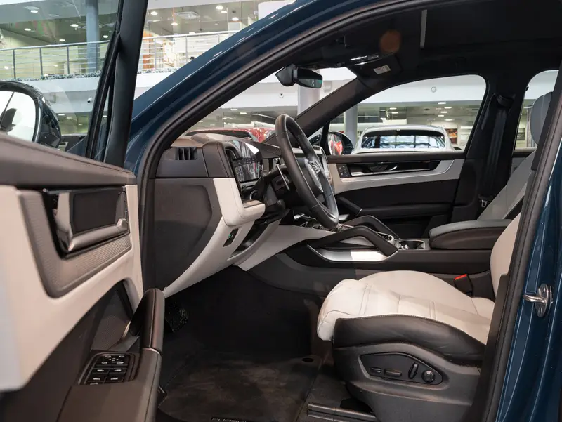Porsche Cayenne — миниатюра 15
