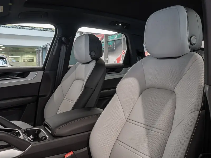 Porsche Cayenne — миниатюра 20