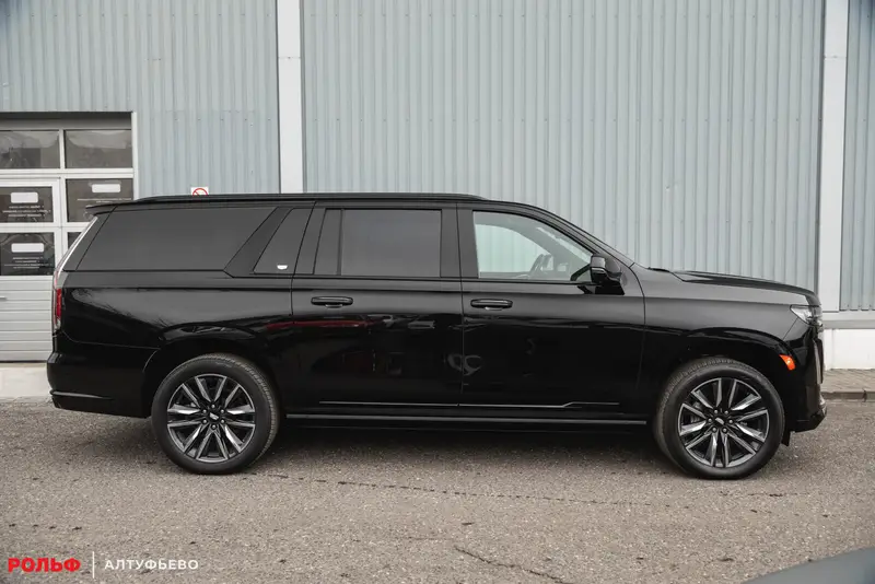 Cadillac Escalade — миниатюра 2