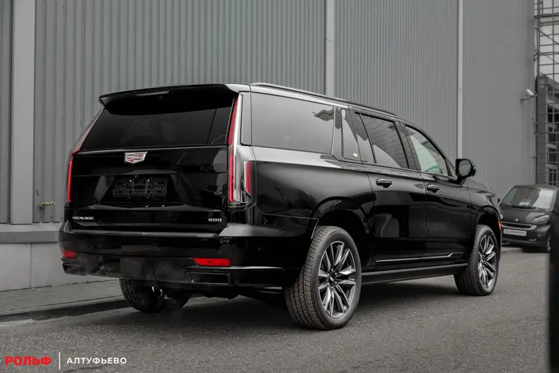 Cadillac Escalade — миниатюра 3
