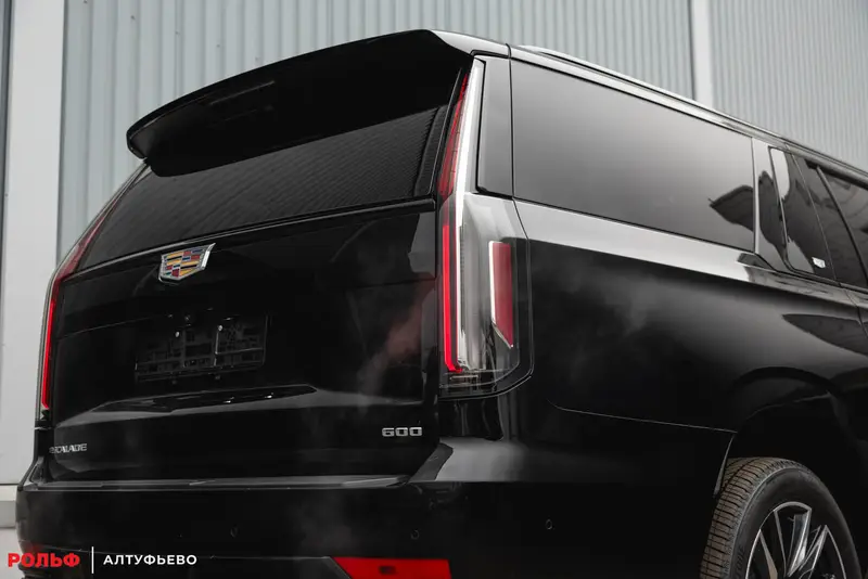 Cadillac Escalade — миниатюра 7