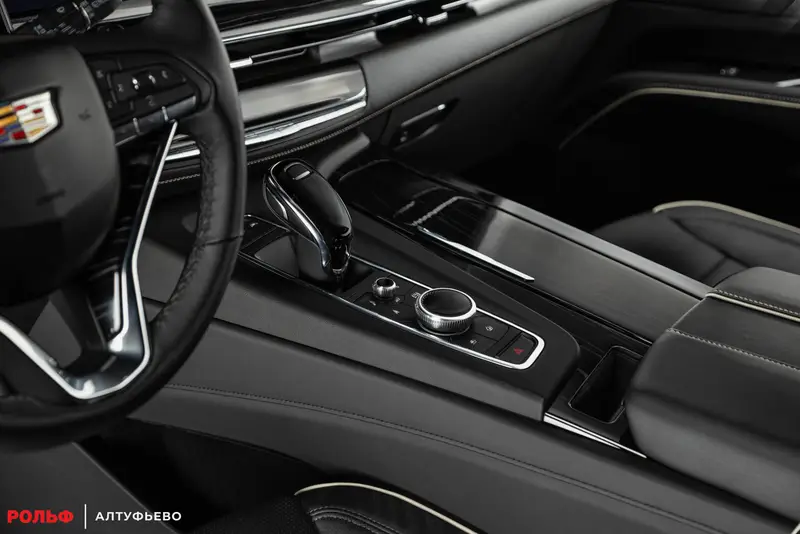 Cadillac Escalade — миниатюра 11
