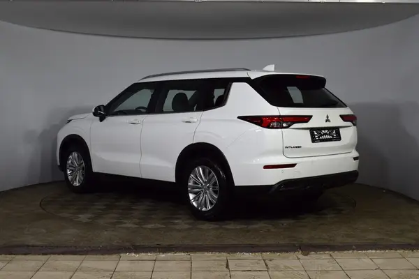 Mitsubishi Outlander — миниатюра 7