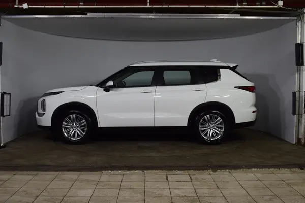 Mitsubishi Outlander — миниатюра 8