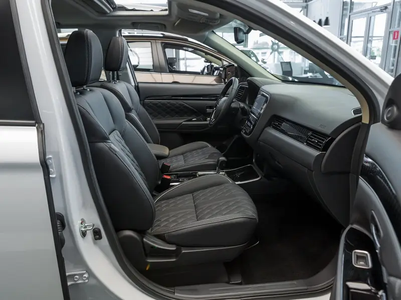 Mitsubishi Outlander — миниатюра 34