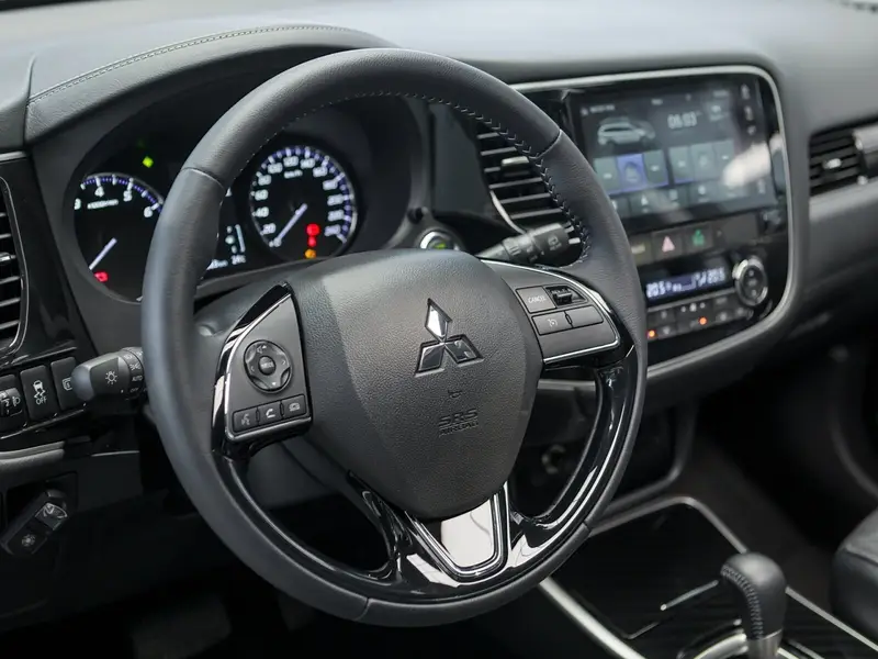 Mitsubishi Outlander — миниатюра 36