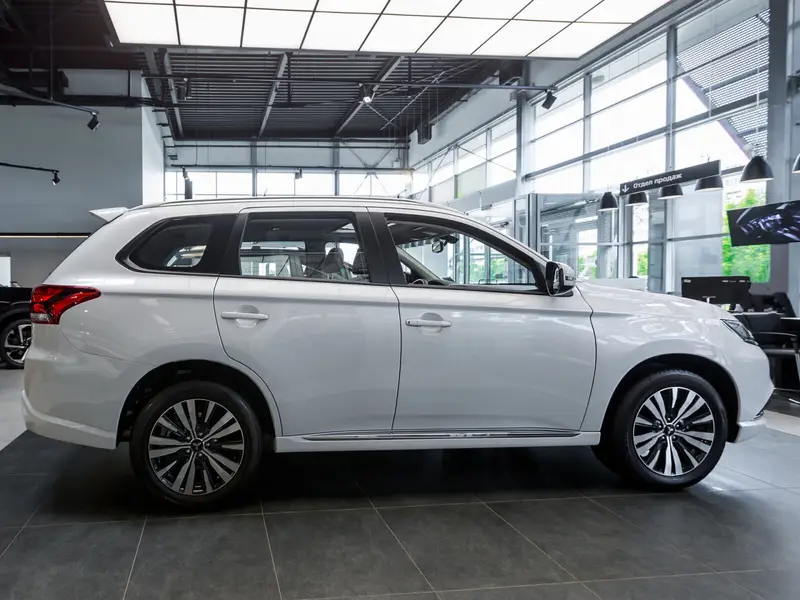Mitsubishi Outlander — миниатюра 24
