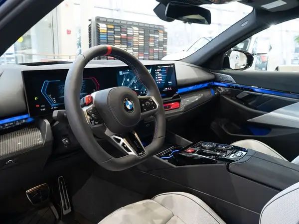 BMW M5 — миниатюра 30