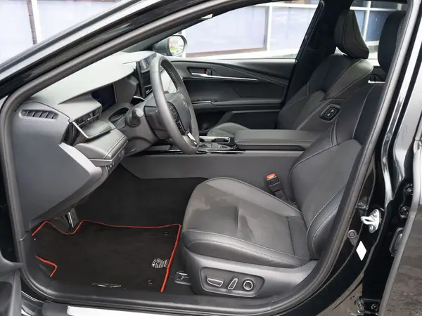Toyota Camry — миниатюра 39