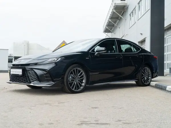 Toyota Camry — миниатюра 5