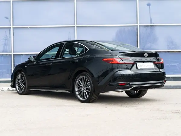 Toyota Camry — миниатюра 7