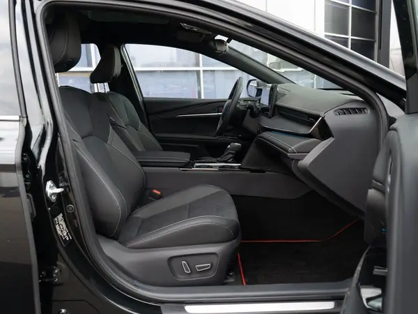 Toyota Camry — миниатюра 14