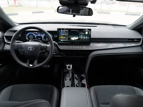 Toyota Camry — миниатюра 18