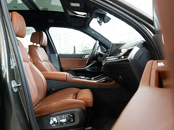 BMW X7 — миниатюра 32