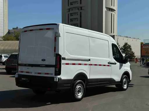 Ford Transit — миниатюра 5