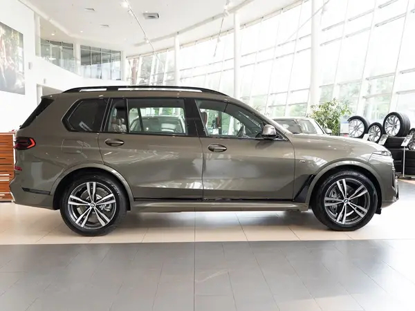 BMW X7 — миниатюра 18