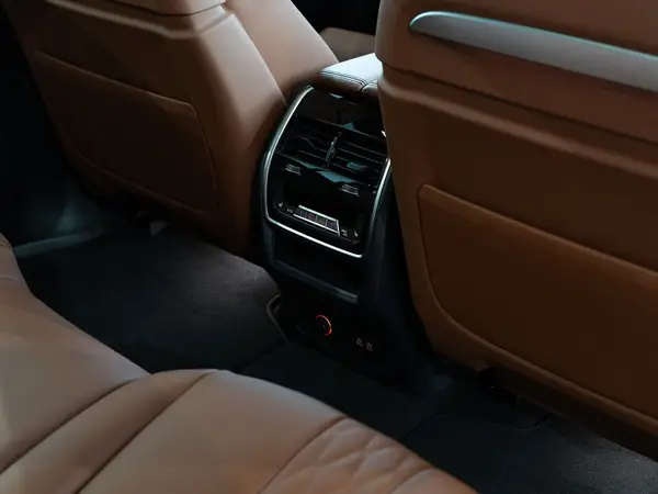 BMW X7 — миниатюра 34