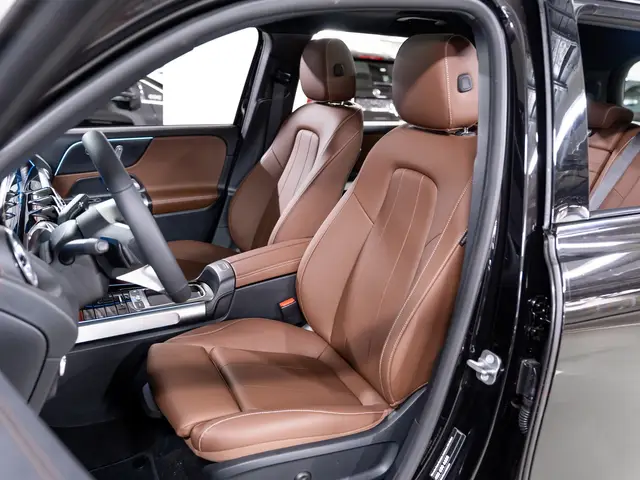 Mercedes-Benz GLB — миниатюра 8