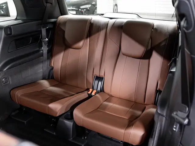 Mercedes-Benz GLB — миниатюра 11