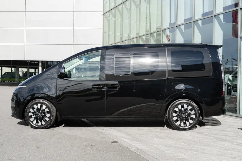 Hyundai Staria — миниатюра 13