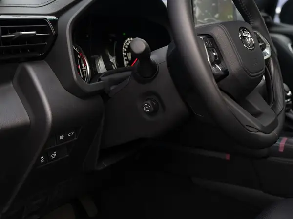 Toyota Land Cruiser — миниатюра 15