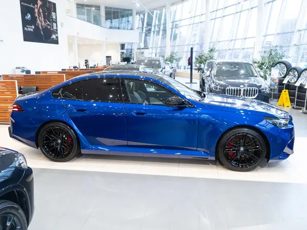 BMW M5 — миниатюра 4