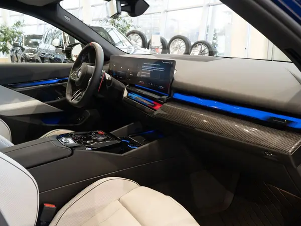 BMW M5 — миниатюра 11
