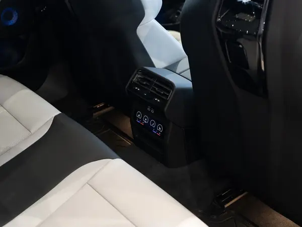 BMW M5 — миниатюра 16