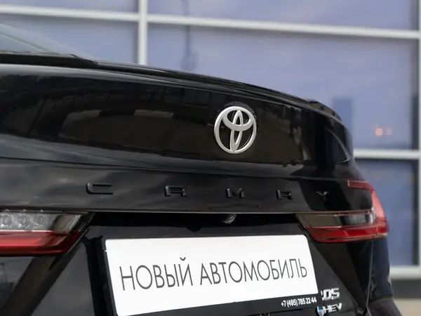 Toyota Camry — миниатюра 12