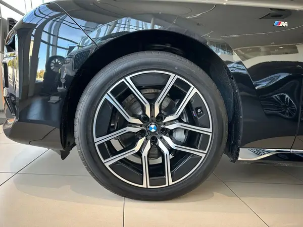 BMW 7 серия — миниатюра 9