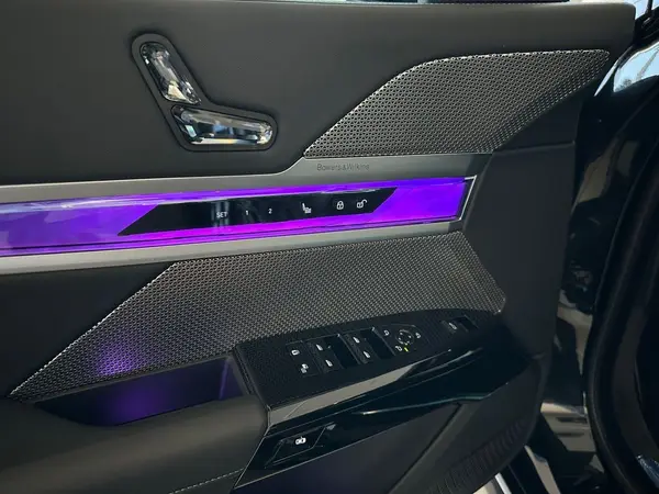 BMW 7 серия — миниатюра 15