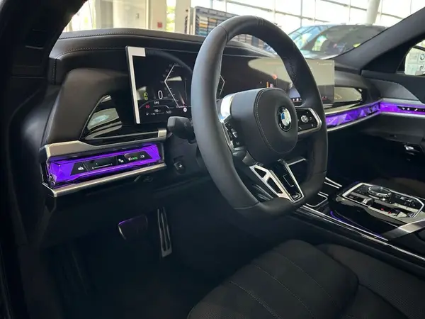 BMW 7 серия — миниатюра 16