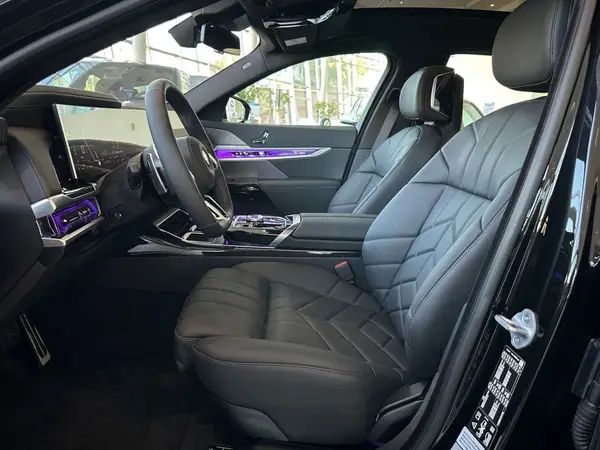 BMW 7 серия — миниатюра 18