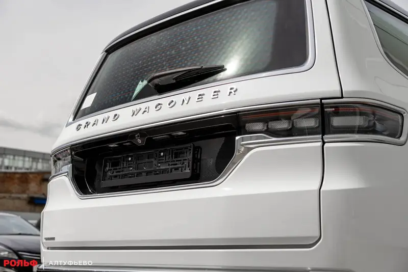 Jeep Wagoneer — миниатюра 10