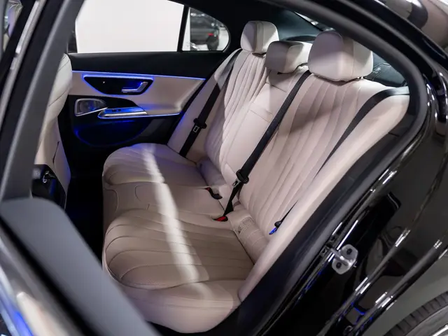 Mercedes-Benz E-Класс — миниатюра 10