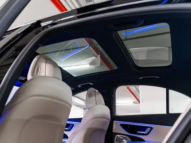 Mercedes-Benz E-Класс — миниатюра 19