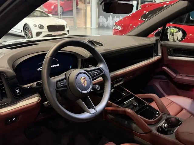 Porsche Cayenne — миниатюра 25