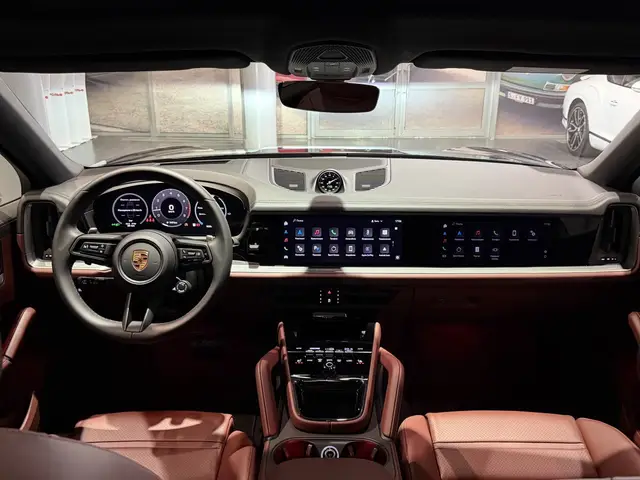 Porsche Cayenne — миниатюра 26