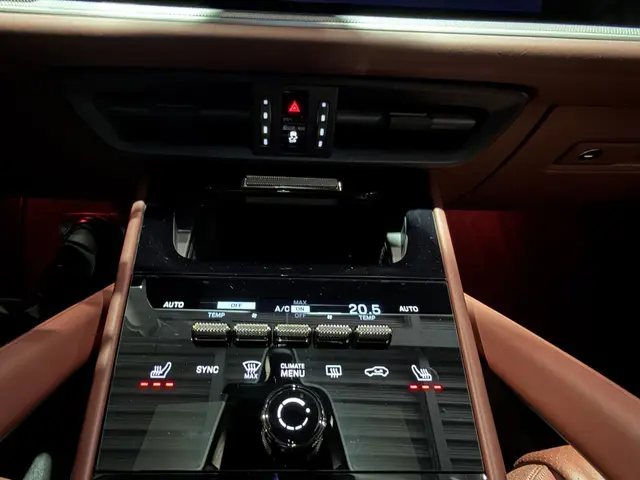 Porsche Cayenne — миниатюра 29