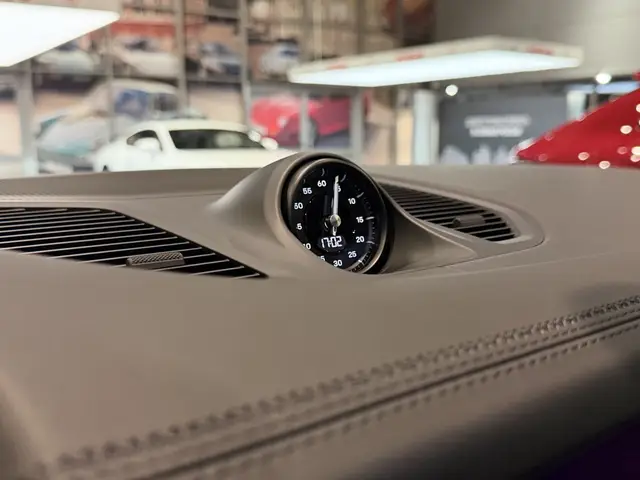 Porsche Cayenne — миниатюра 30