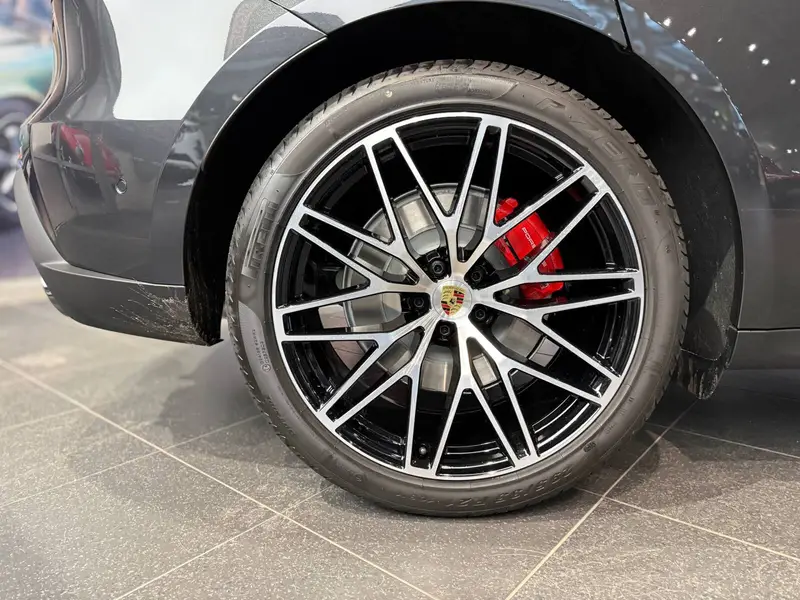 Porsche Macan — миниатюра 6
