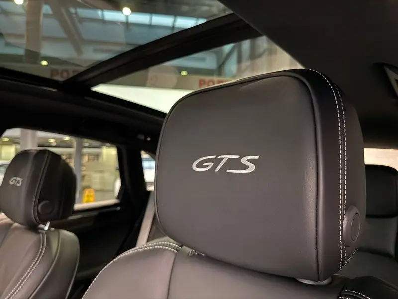 Porsche Macan — миниатюра 13