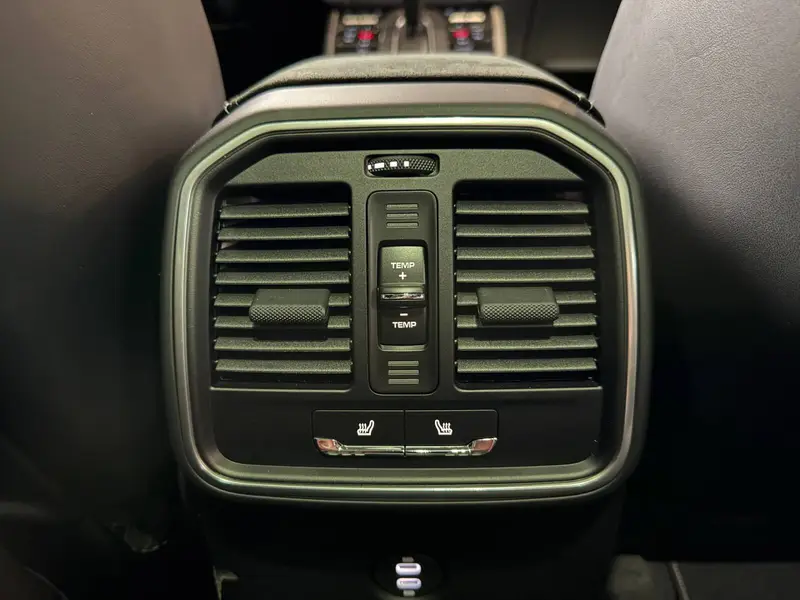 Porsche Macan — миниатюра 16