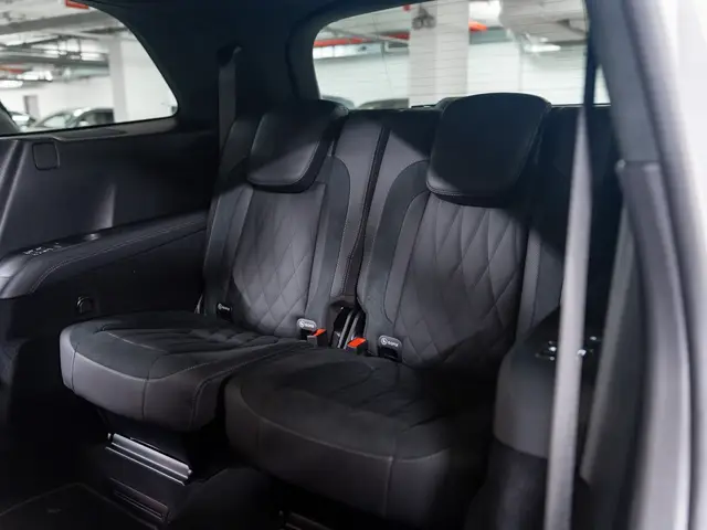 Mercedes-Benz GLS AMG — миниатюра 11