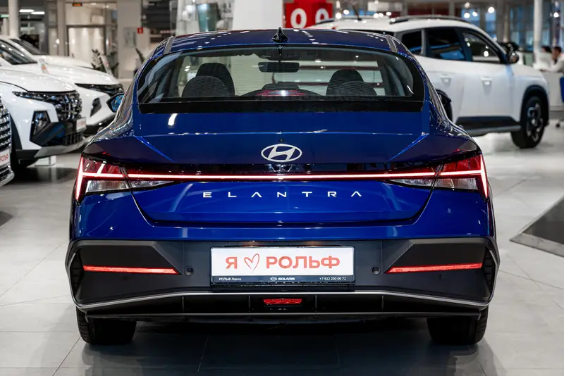 Hyundai Elantra — миниатюра 7