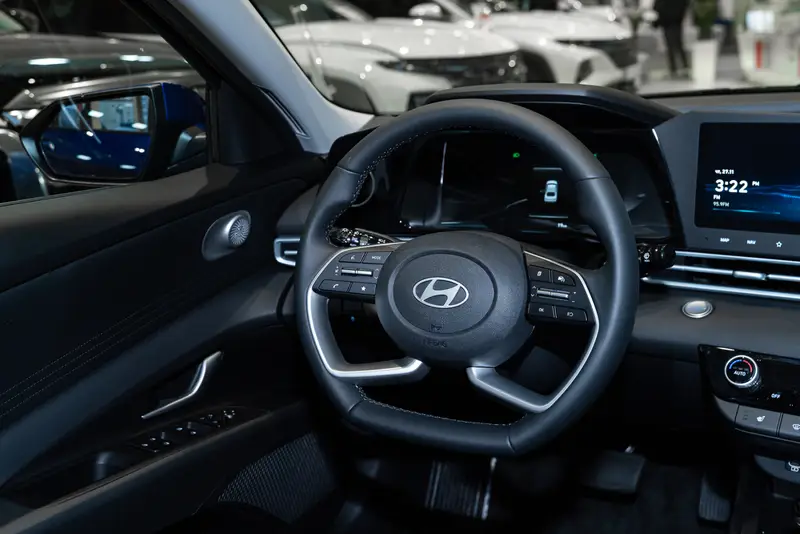 Hyundai Elantra — миниатюра 13