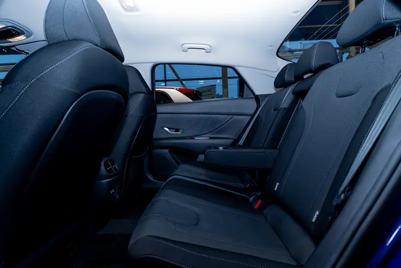 Hyundai Elantra — миниатюра 19