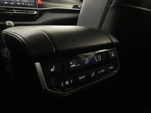 Toyota Highlander — миниатюра 30